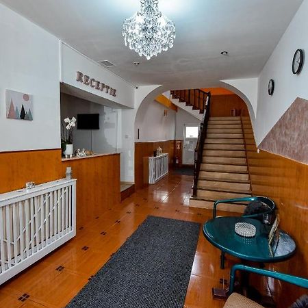 Pensiunea Vanessa Făgăraş Buitenkant foto